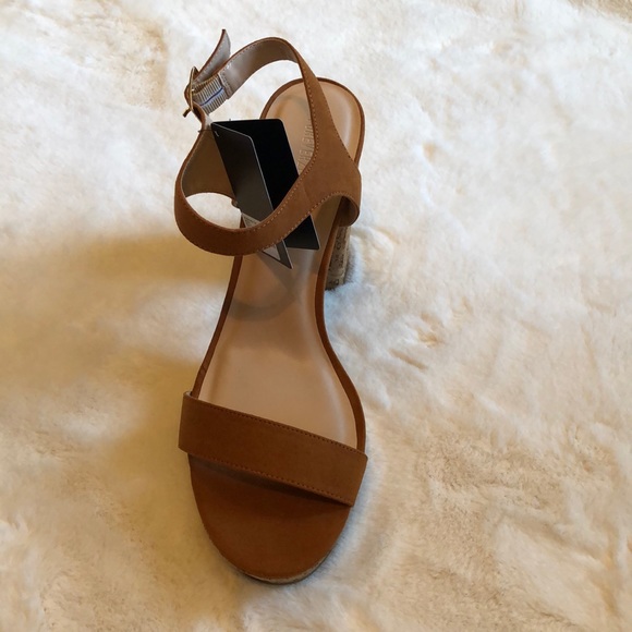 New (NWT) Brown Open Toe Cork Heels Size 10 - Picture 2 of 5